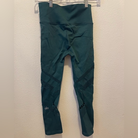 Alo Yoga Seamless Randiance Capri - Picture 5 of 9